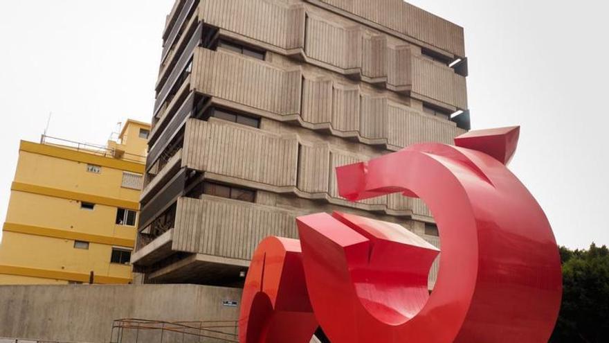 Tenerife Architects Launch Planning Service, Fight Direct Contracts