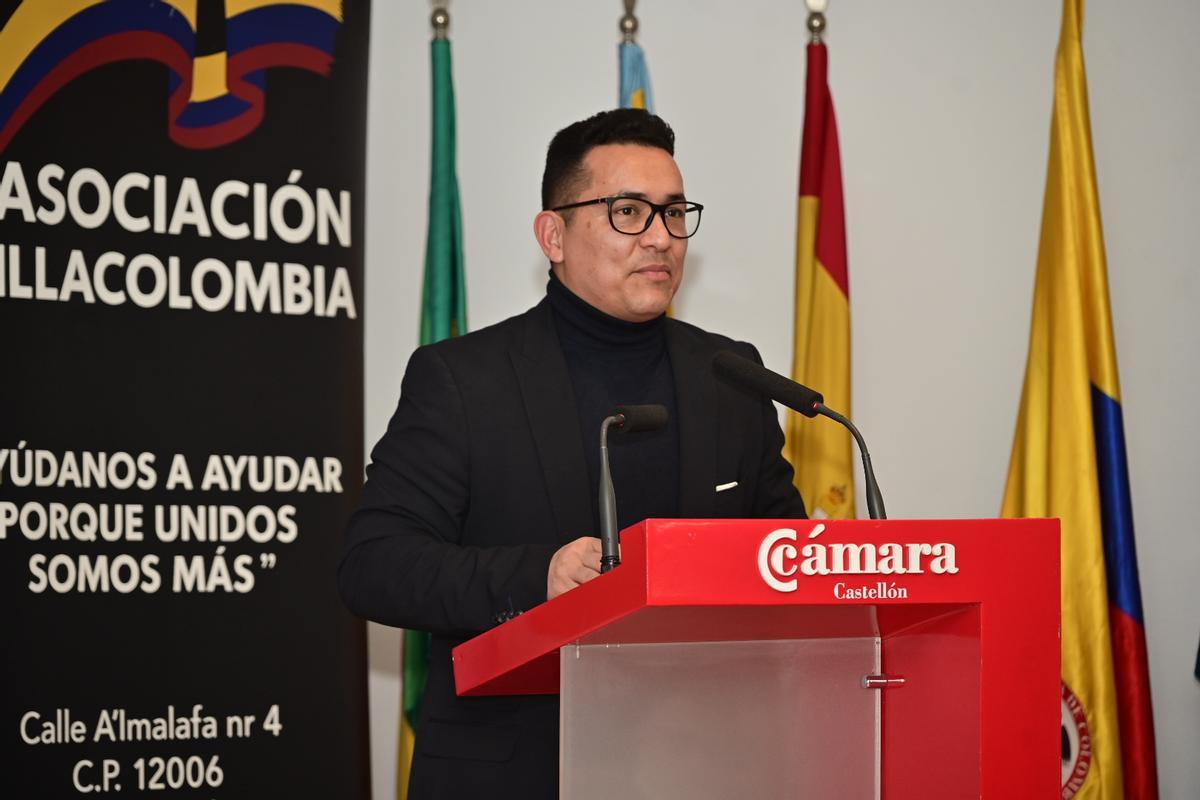 Charla sobre la regularización extraordinaria en Castellón