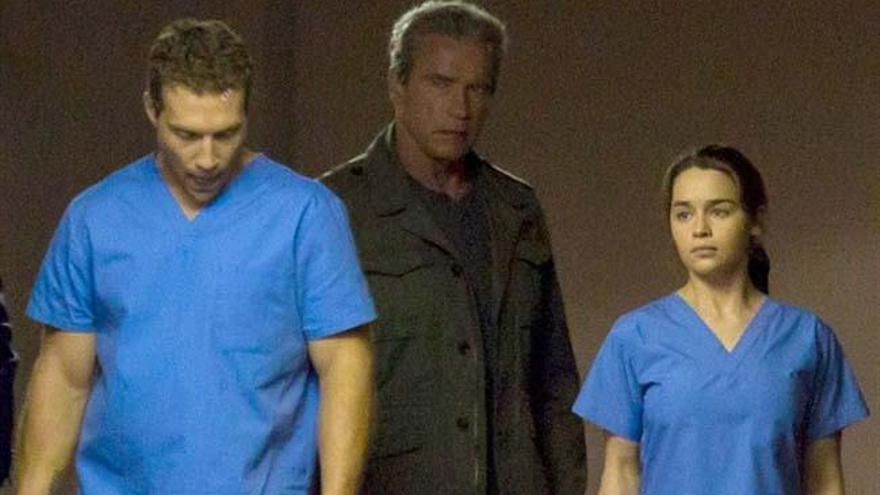 Emilia Clarke junto al &#039;nuevo&#039; Terminator.