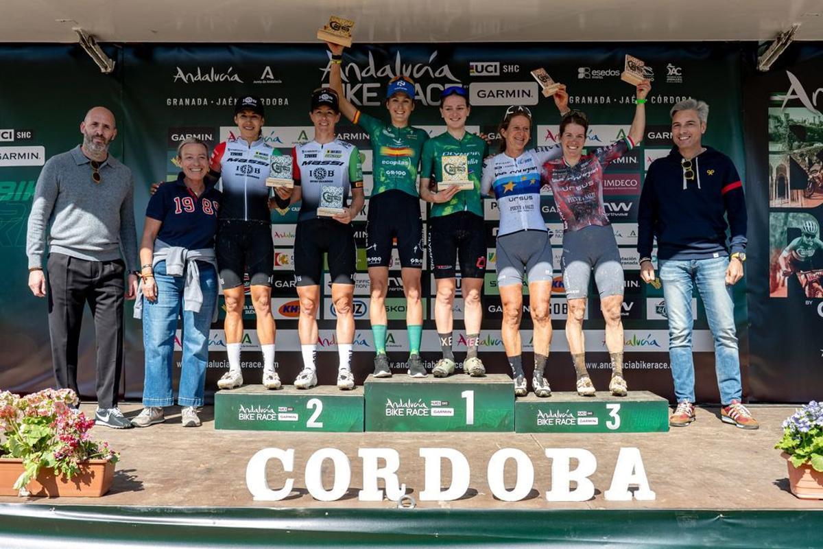 Podio de la sexta etapa de la Andalucía Bike Race.