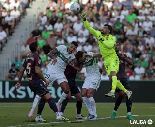 El Elche de Sarabia enciende las alarmas de alerta en Orriols