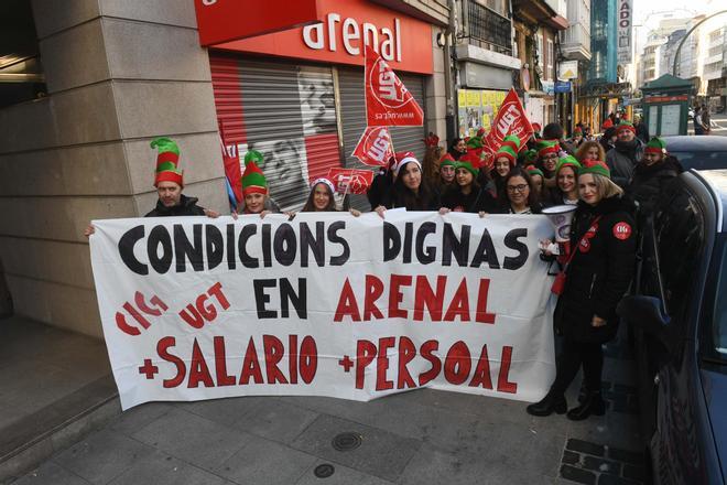 Protesta de trabajadoras, ayer, en San Andrés.