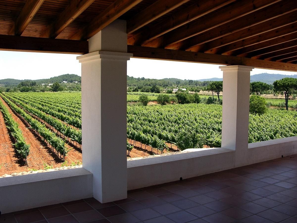 Las visitas a las bodegas es un plan que cada día gana con más aficionados.