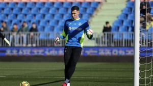 El portero del Getafe David Soria en el calentamiento previo al partido de LaLiga entre el Getafe y el Villarreal, este sábado en el Coliseo