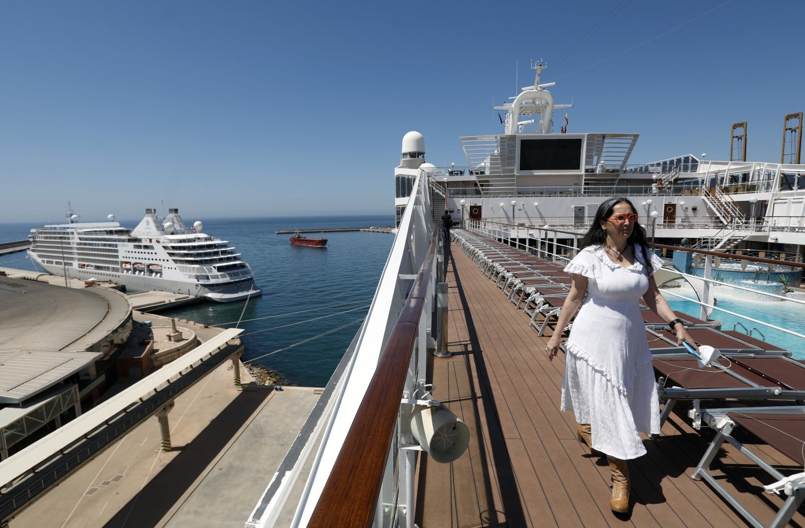 El MSC Orchestra llega al Puerto de Málaga, que será su puerto base este verano