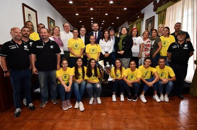 29/05/2019 TELDE.  Pleno de Telde, despedida de los concejales que se marchan. Visita del Rocasa en el salón de plenos.  Fotógrafa: YAIZA SOCORRO.  | 29/05/2019 | Fotógrafo: Yaiza Socorro