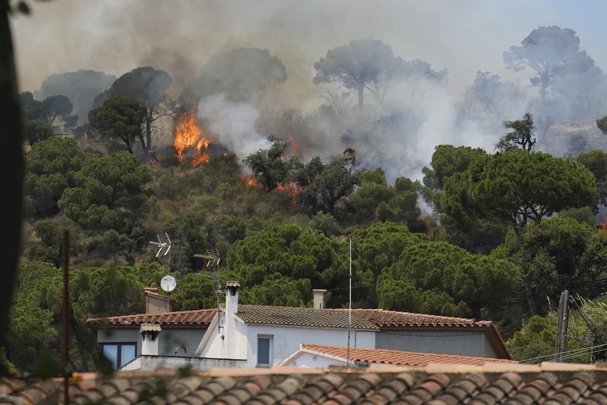 Incendio forestal en Castell d’Aro y Santa Cristina d’Aro