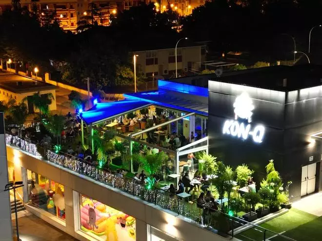 Tardeo, cócteles y ambiente musical en la terraza de Kon-Q