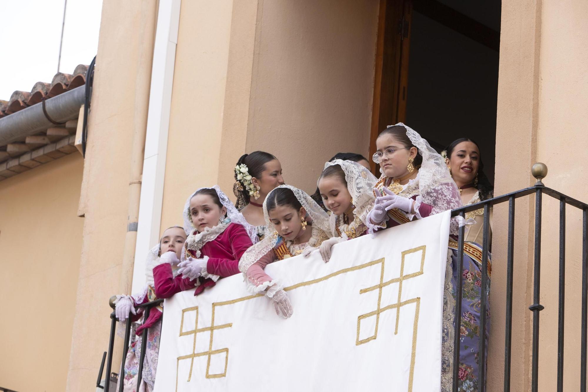 Canals se llena de "vítols" en el primer día de sus fiestas patronales