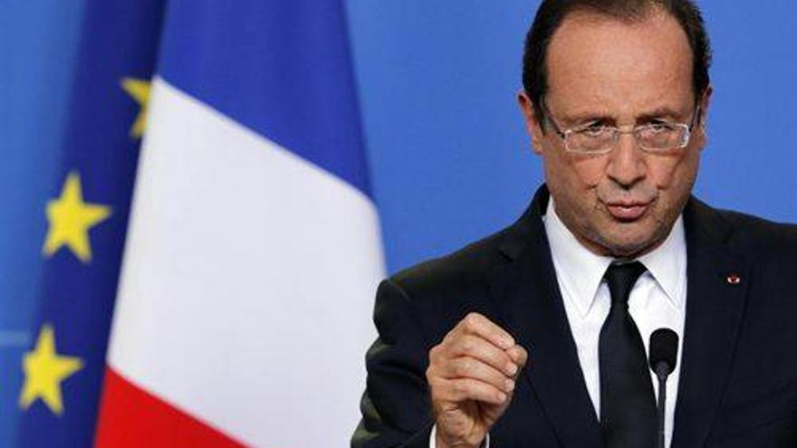 Hollande se entrevista hoy con el presidente interino de Malí