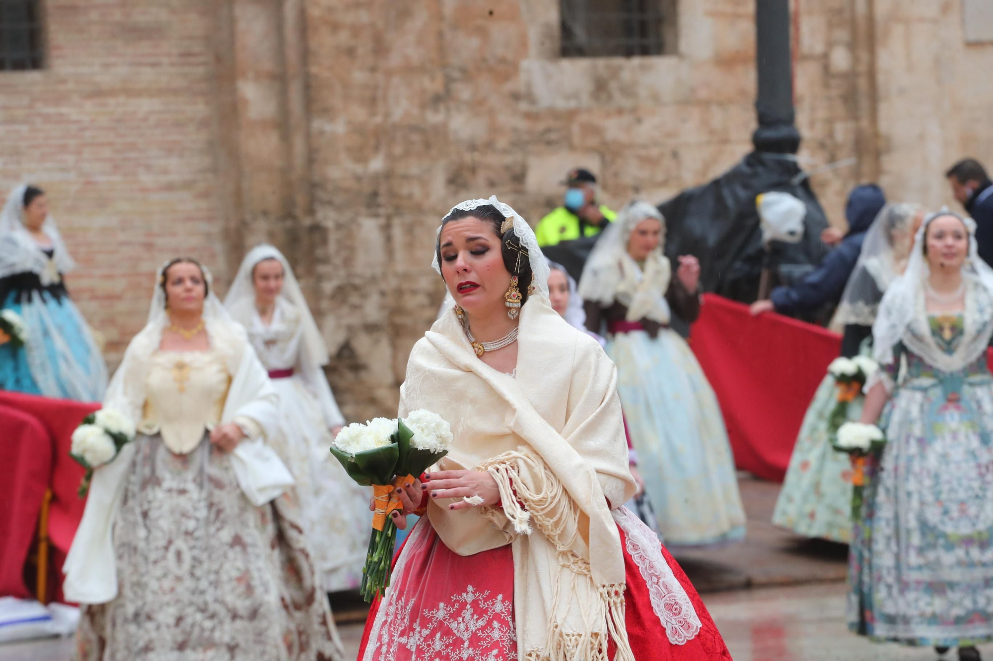 Búscate en el primer día de ofrenda por la calle de la Paz (entre las 15:30 a las 17:00 horas)