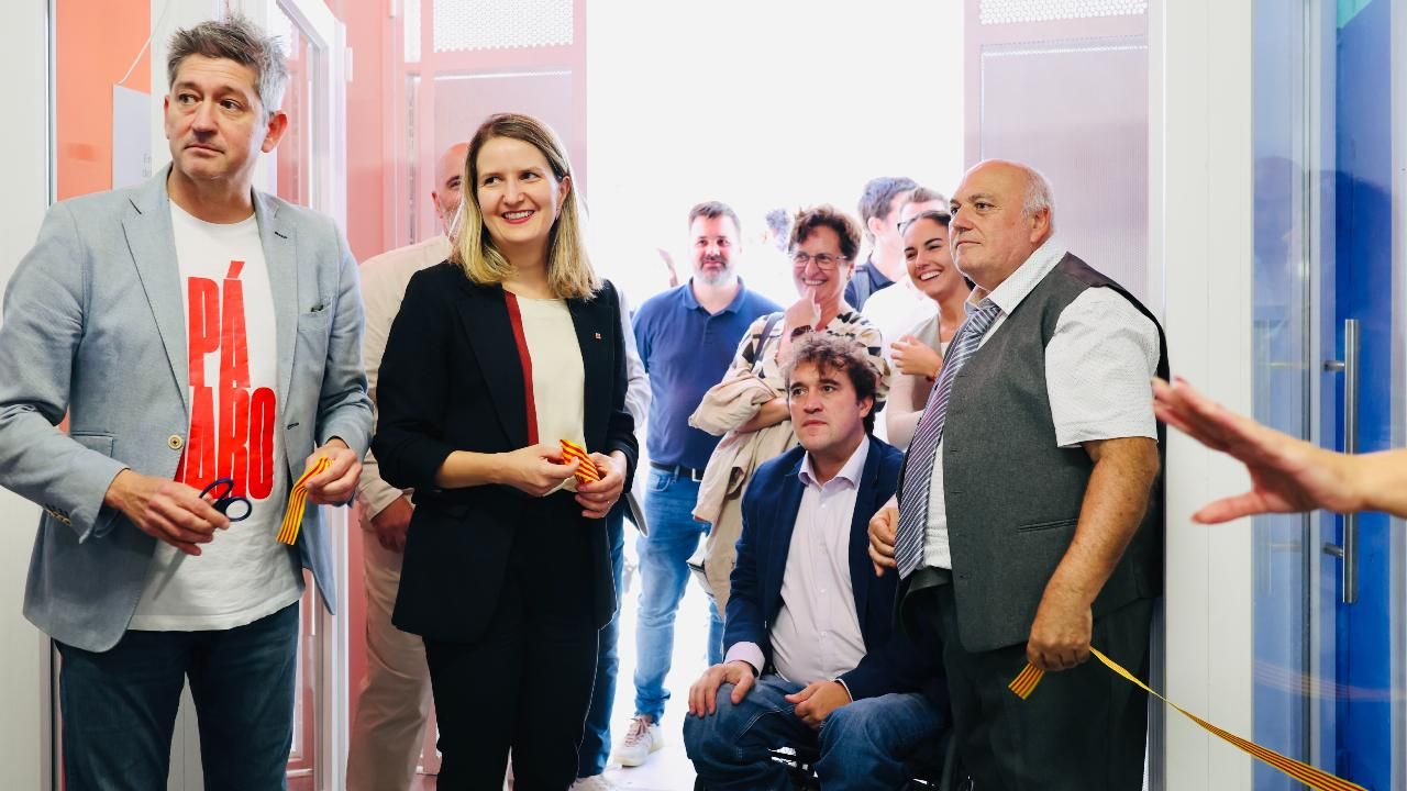 Un centro ocupacional de Bellvitge 'renace' con el aval de la Generalitat y el Ayuntamiento de L'Hospitalet