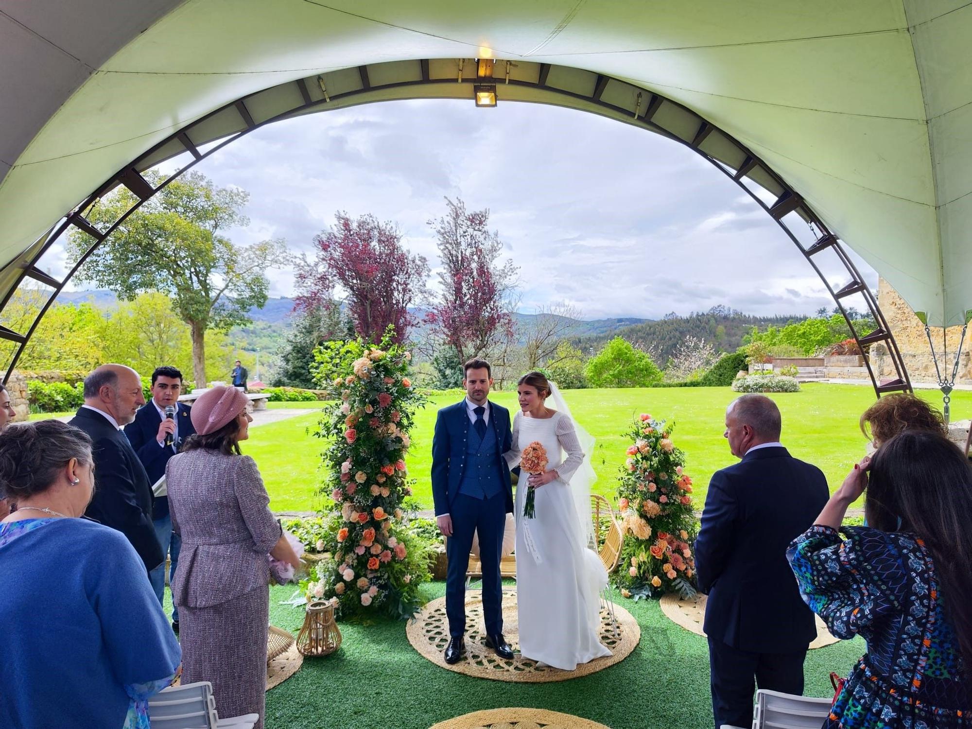 La boda de Lara Álvarez en el castillo de San Cucao, en imágenes