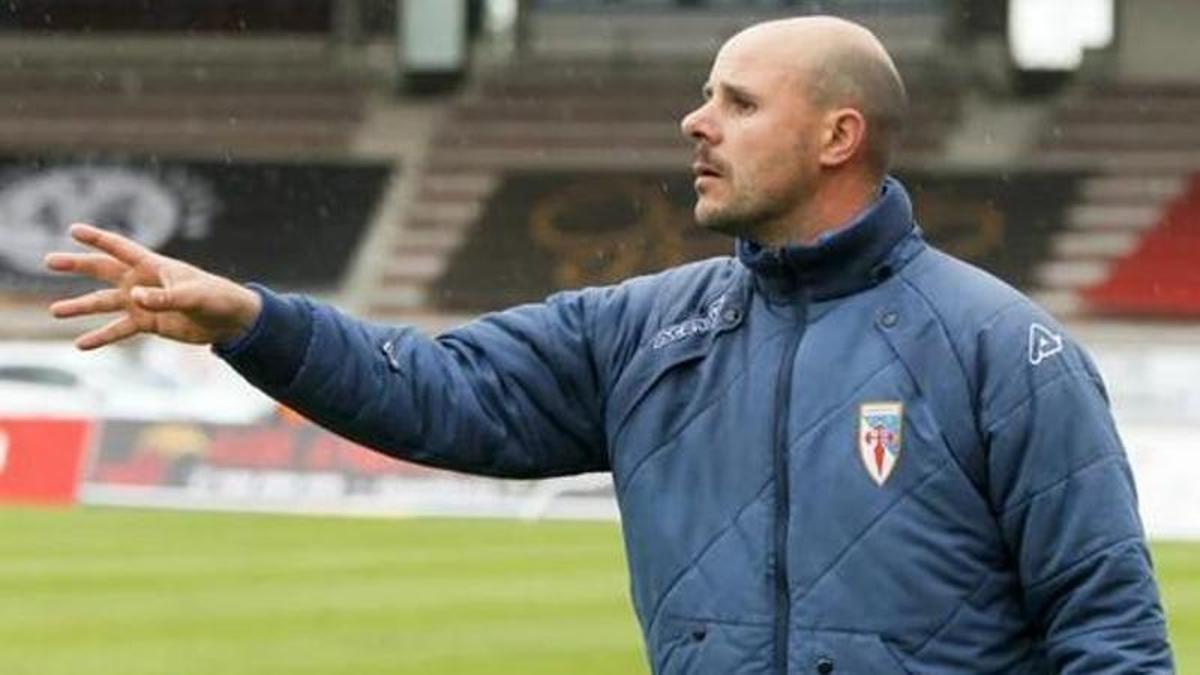 Fredi Álvarez durante su etapa en la SD Compostela