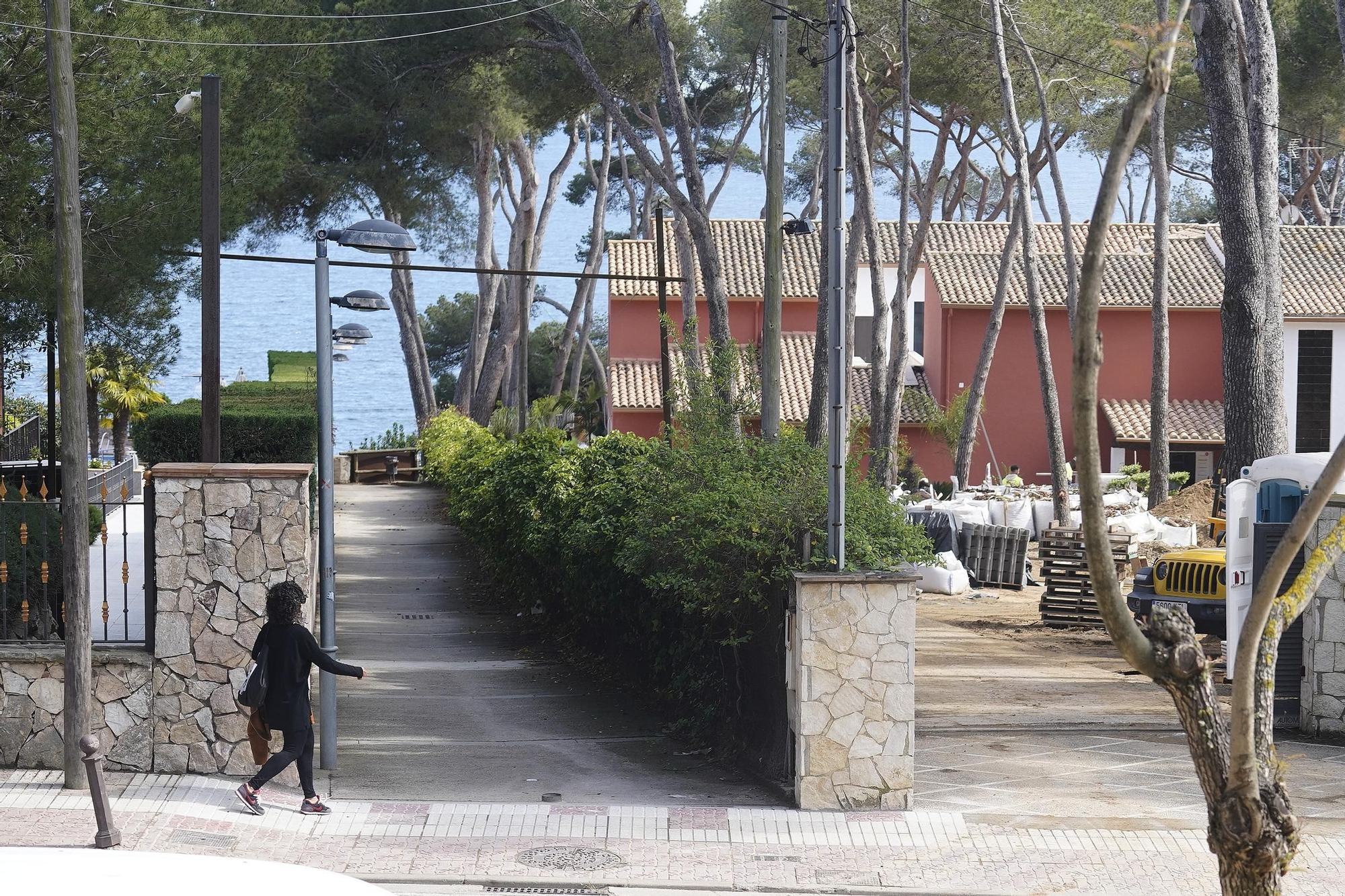 Les fotos de les obres del nou camí de ronda fins a la Cala del Pi