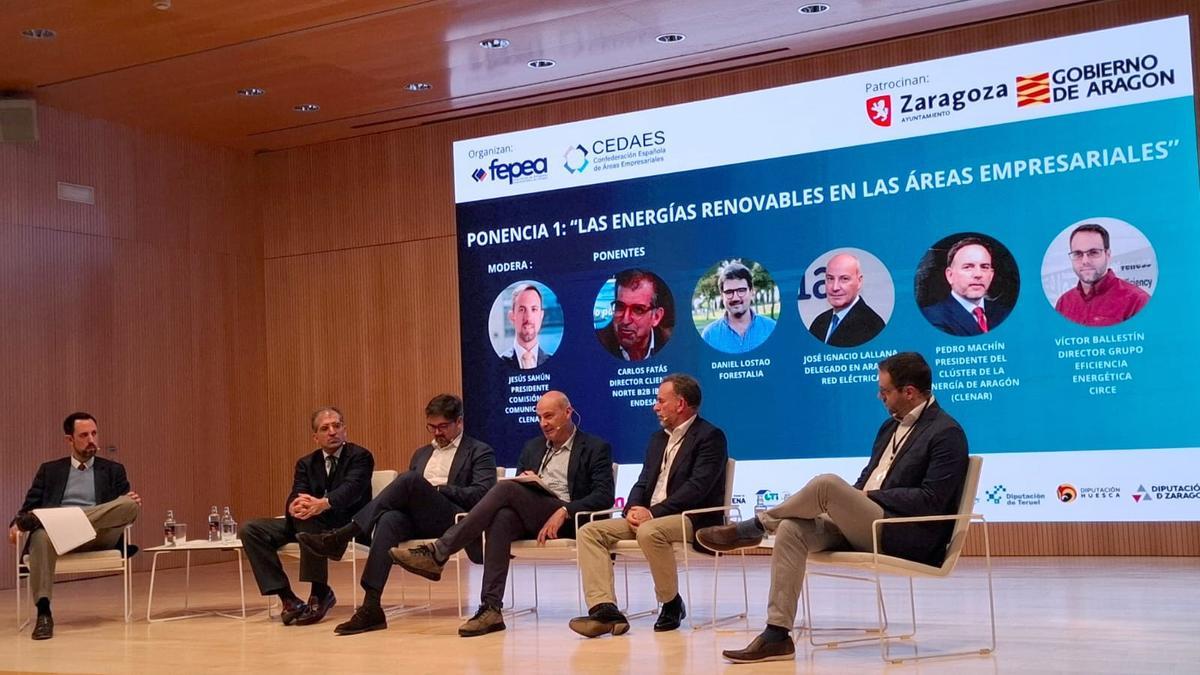 Una de las mesas de este viernes durante la celebración del congreso.