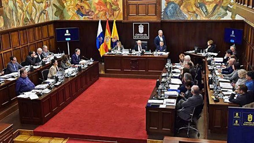 Los consejeros del Cabildo de Gran Canaria durante la celebración del Pleno de febrero.