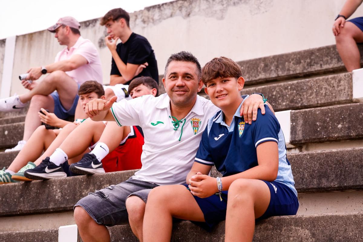 Cientos de aficionados asisten al tercer entrenamiento del Córdoba CF