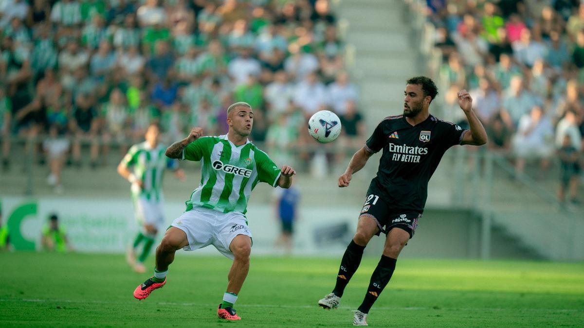 Pablo García, en un partido de pretemporada con el Betis ante el Lyon en LaLínea