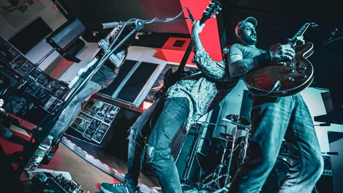 El grupo Vértize este pasado domingo en la sala  The Trooper en Cangas.
