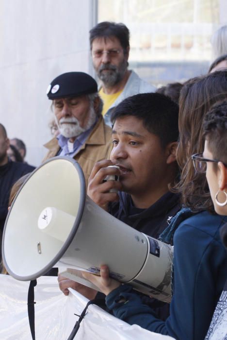 Concentració de suport al noi encausat pel tall a les vies del tren