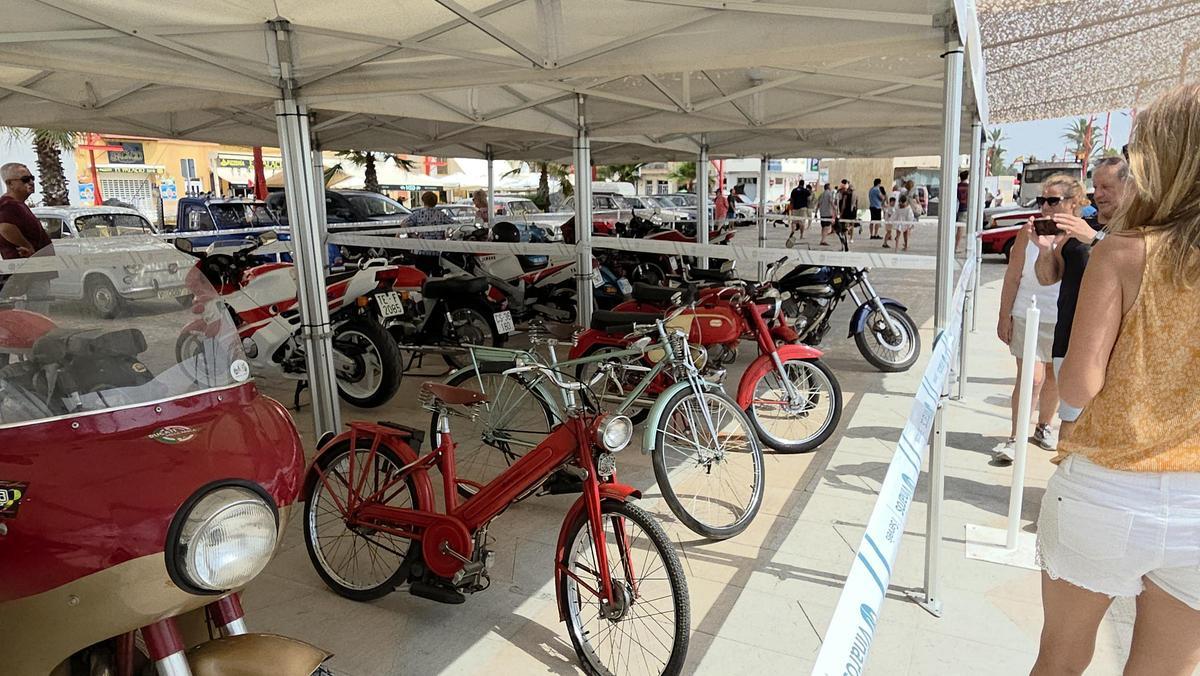 Muestra de vehículos históricos en Vinaròs