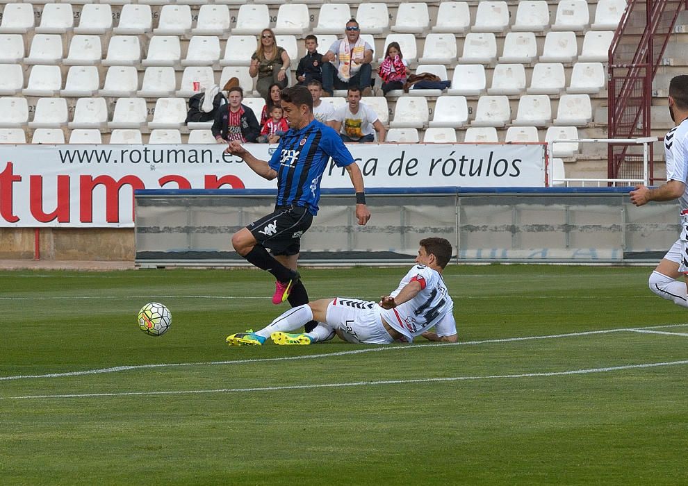 JORNADA 35 - ALBACETE 0 - GIRONA 3 - El somni es va fent real - El 0-1 de Mata de penal i l'expulsió de Núñez (minut 2) encarrilen un partit que el madrileny sentencia només començar la represa