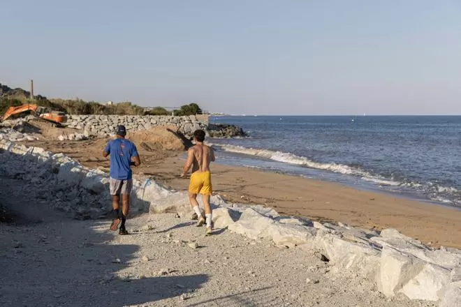 Las playas más erosionadas del área de BCN se quedan un verano más sin aportación extra de arena: "Perdemos 750.000 euros al año"