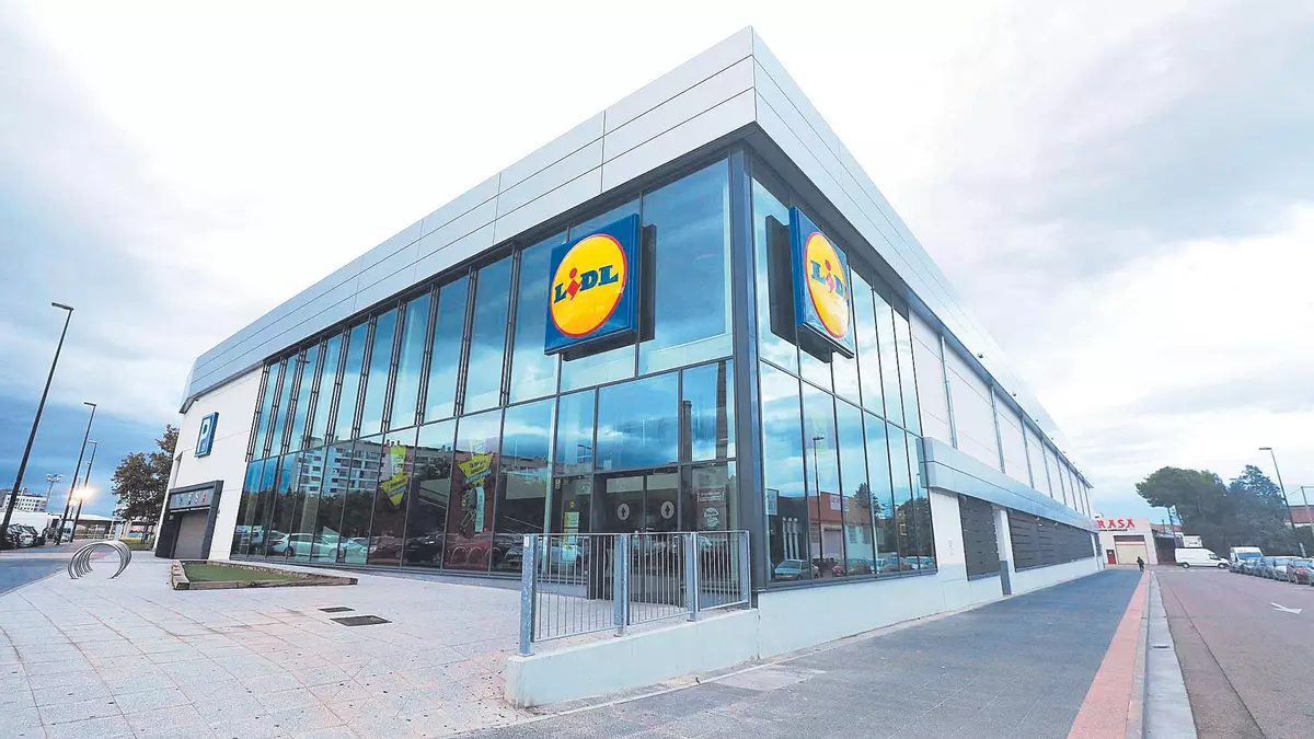 Lidl cambia su macrocentro logístico en Aragón por construir 15 nuevas tiendas