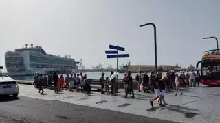El Puerto de Las Palmas recupera la normalidad de la llegada de cruceros tras las restricciones de la pandemia