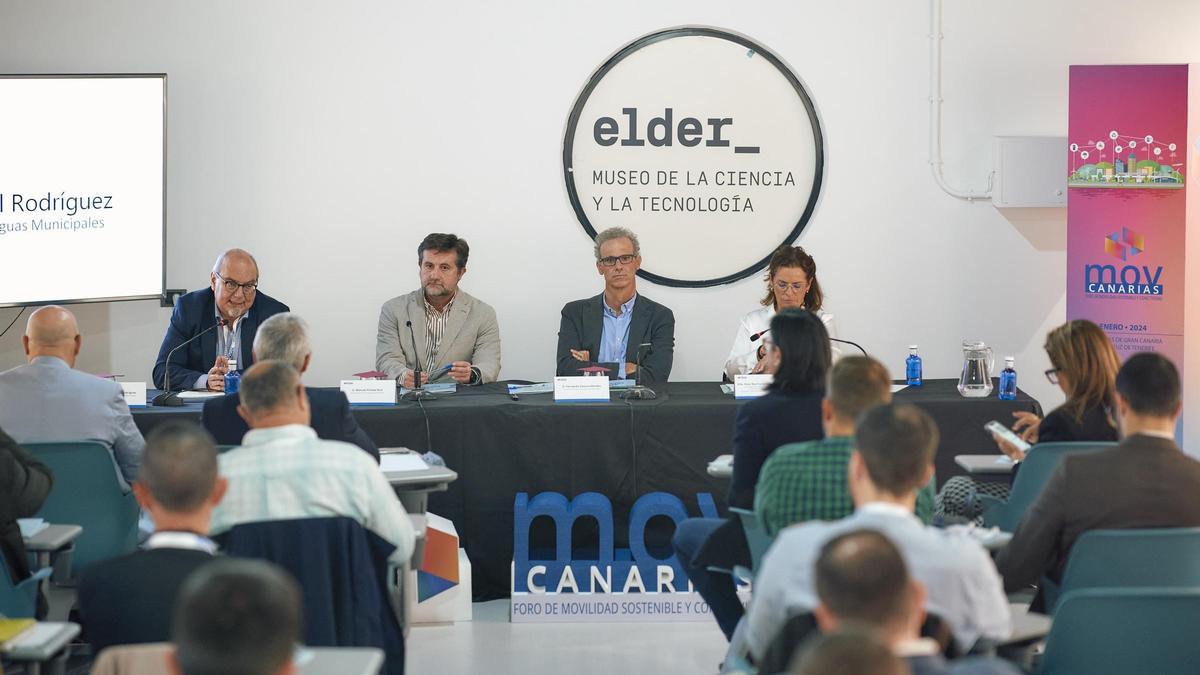 Miguel Ángel Rodríguez durante su intervención en el panel de expertos del Foro de Movilidad Sostenible y Conectividad celebrado este martes en el Museo Elder.