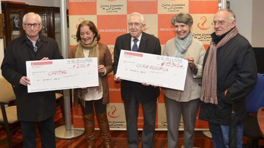 Entrega de lo recaudado a Cáritas y la Cocina Económica.