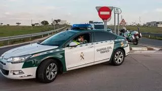 La Guardia Civil extrema ya la vigilancia en la tapa de la gasolina del coche: podrán sancionarte con 200 euros