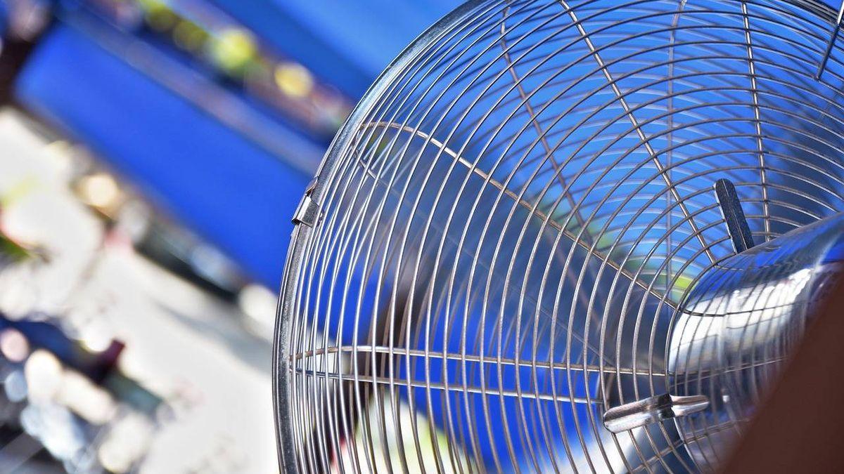 Así es el truco del ventilador y el hielo, el mejor para combatir el calor en verano