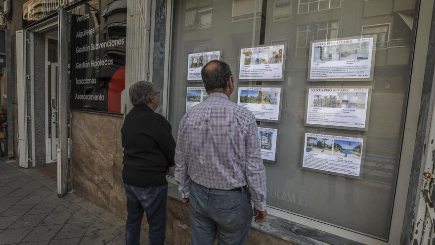 El precio de la vivienda frena su escalada en Alicante