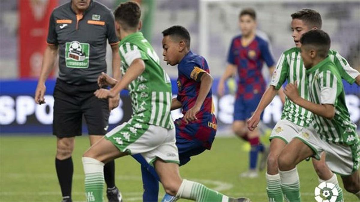 Lamine Yamal, el canterano con el dorsal '10' marcó 'a lo Messi' en LaLiga Promises