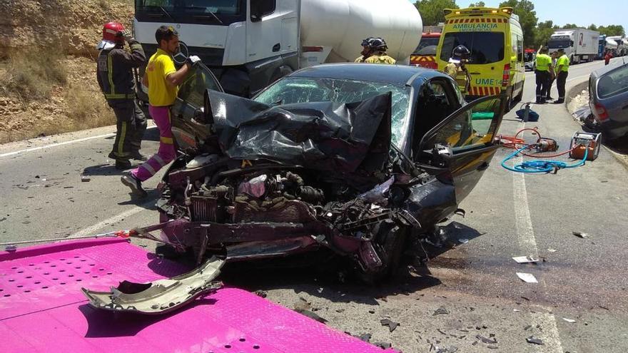 Herida grave tras chocar contra un camión en Santomera