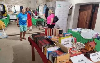 Un mercadillo en Cangas para seguir la lucha contra el cáncer