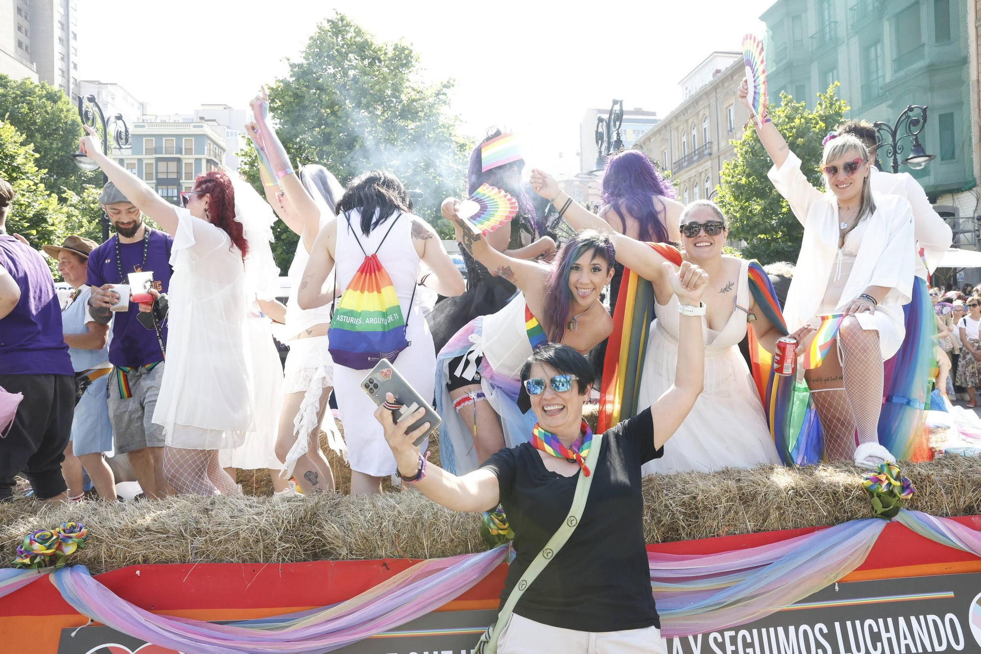 Así fue el desfile del Orgullo en Gijón (en imágenes)
