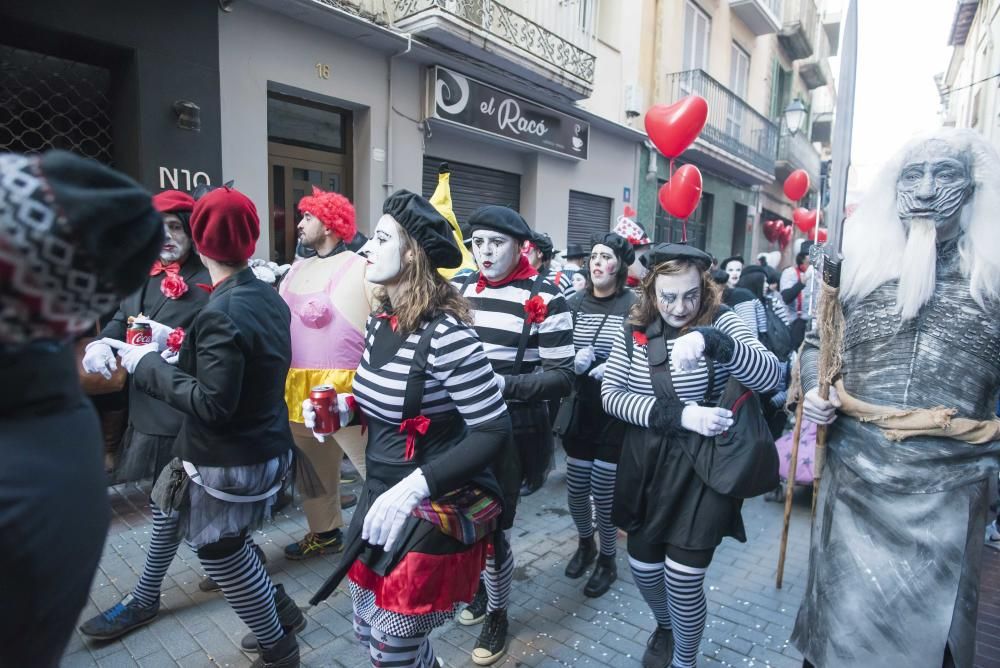 Set mil persones desborden els carrers de Sallent en un Carnaval multitudinari