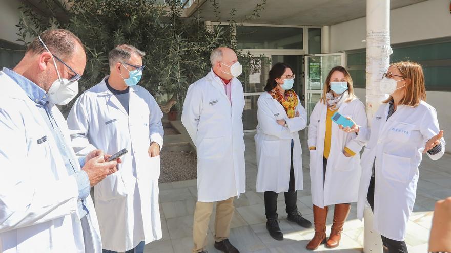 Primer día de huelga de médicos en Alicante: mayor seguimiento en los centros de salud que en los hospitales