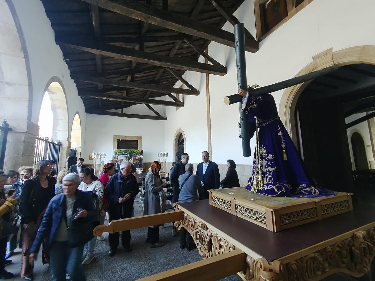 La bendición de las nuevas andas del Nazareno en Villaviciosa, en imágenes La bendición de las nuevas andas del Nazareno en Villaviciosa, en imágenes