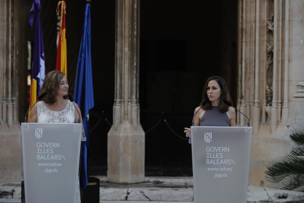 La ministra Ione Belarra firma en Palma con la presidenta Francina Armengol el convenio de transferencia de los fondos del plan de recuperación