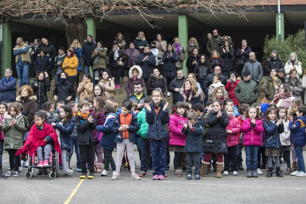 Día de la paz en el colegio de Veneranda Manzano, en Oviedo