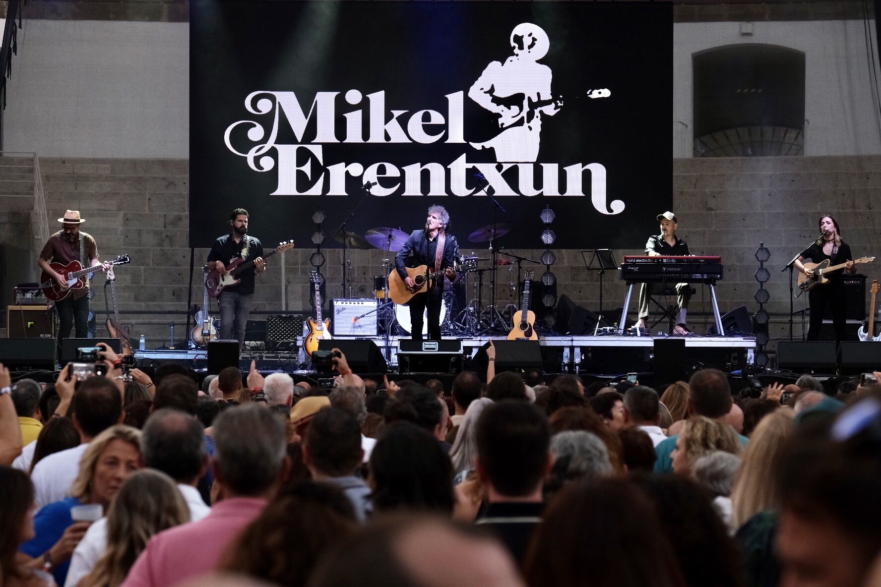 Mikel Erentxun, en concierto en el Brisa Festival.