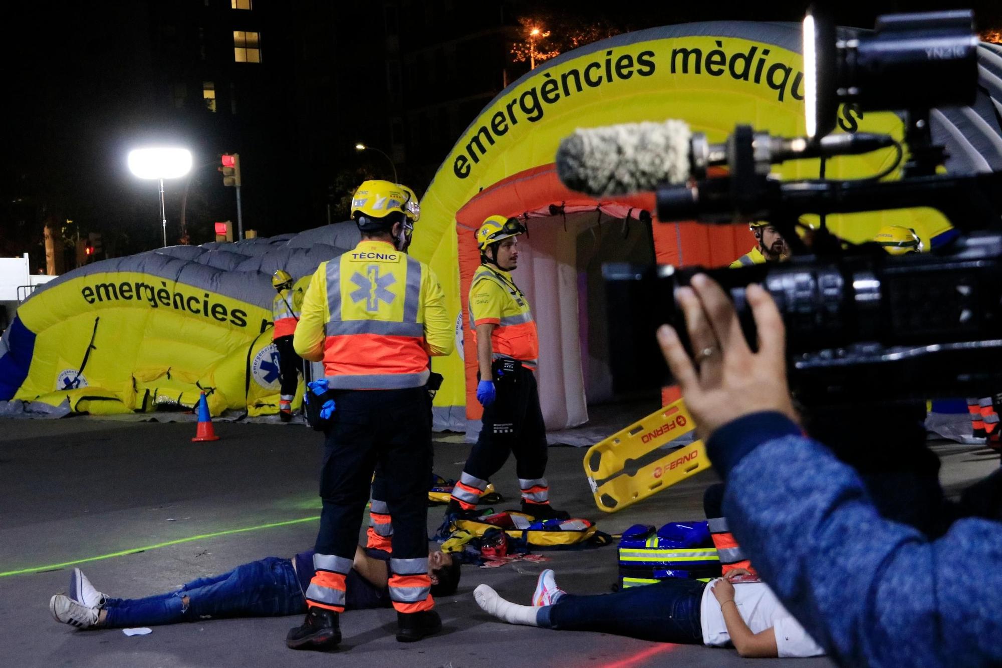 EN FOTOS | Un gran simulacre a Sants posa a prova la resposta a un atemptat terrorista