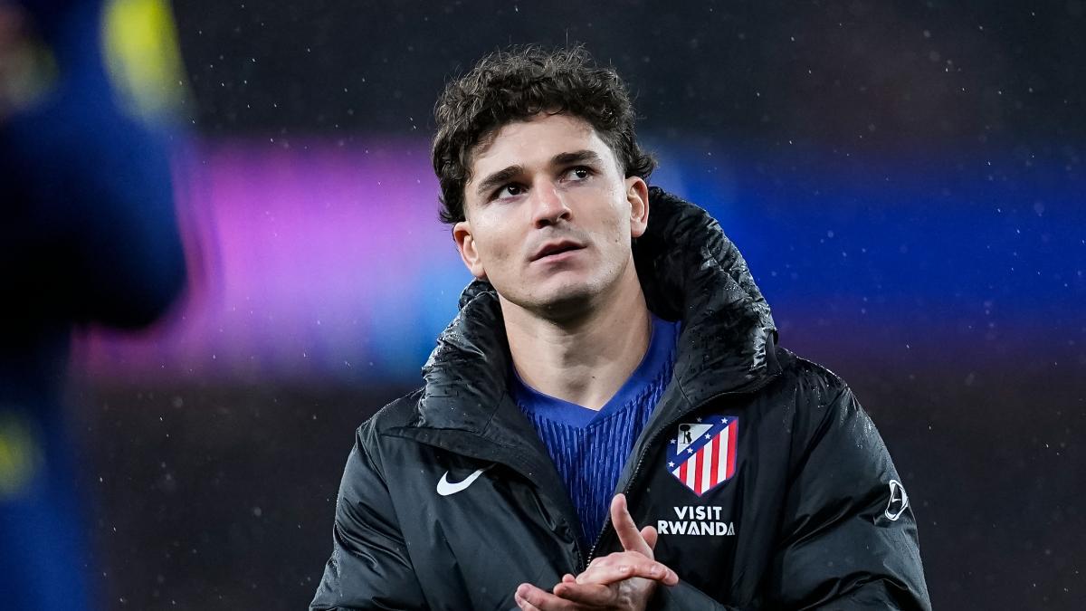 Julian Alvarez of Atletico de Madrid looks dejected after the team's defeat in the UEFA Champions League 2025/26 Semi Final Second Leg match between Arsenal FC and Atletico de Madrid at Emirates Stadium on May 05, 2026, in London, England. AFP7 05/05/2026 ONLY FOR USE IN SPAIN