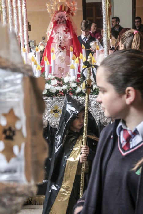 Los más pequeños celebran el Viernes de Dolores en Orihuela