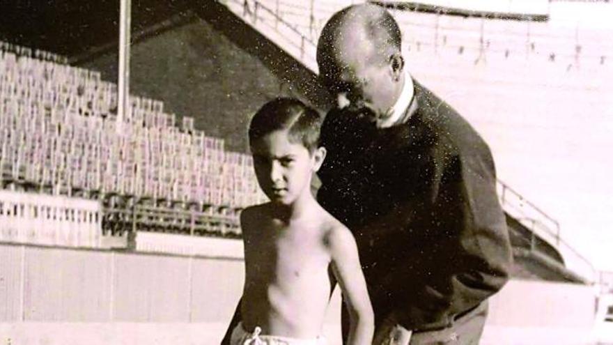 Cubells con su hijo en Mestalla