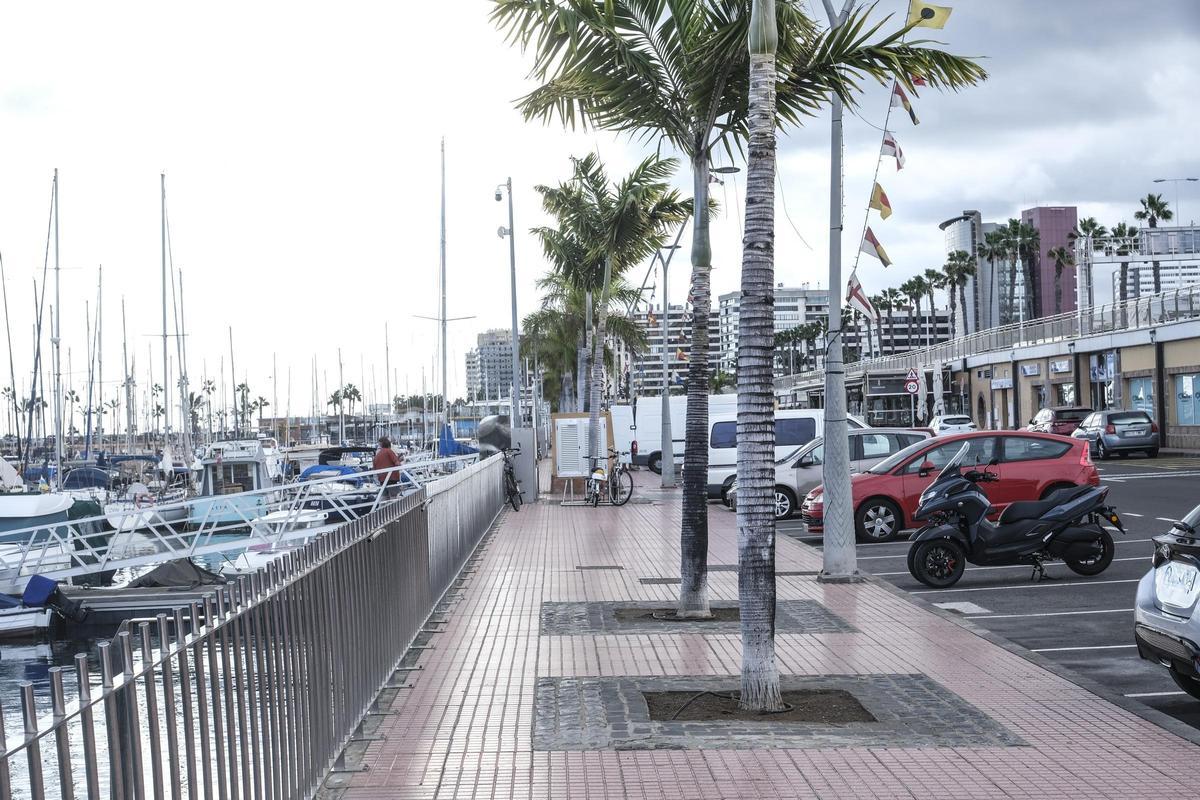 La acera del Muelle Deportivo que será reformada